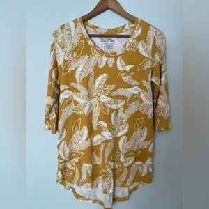 Latched Mama 3/4 sleeve scoop neck tee